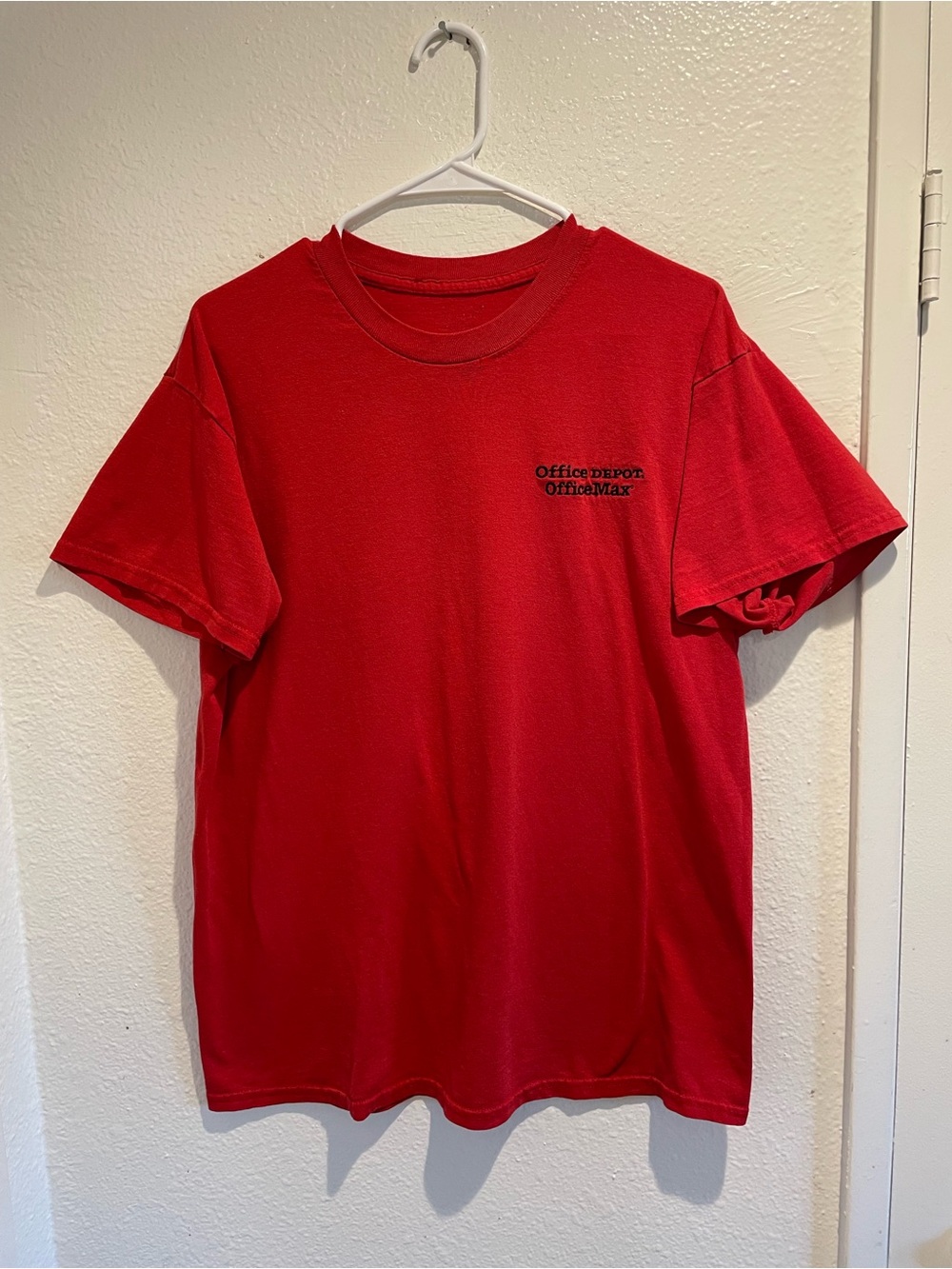 Office Depot OfficeMax Shirt Mens L Red Corporate Employee Logo Graphic Tee